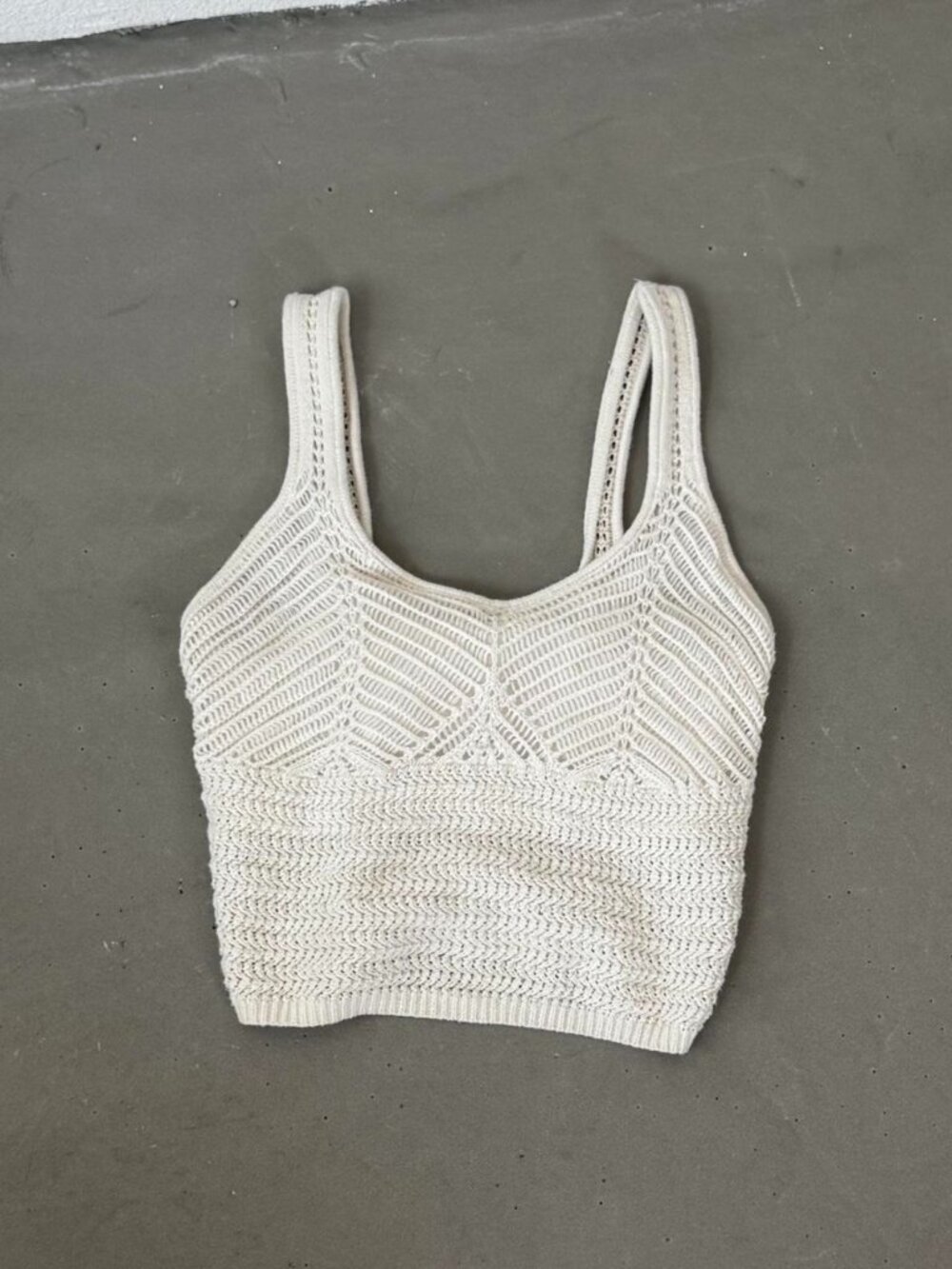 Abercrombie & Fitch Women's White and Cream Vest